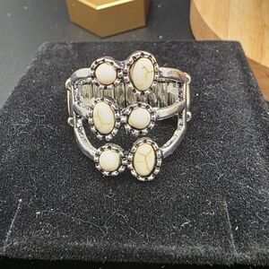 Paparazzi Silver and Cream Statement Ring (1623)